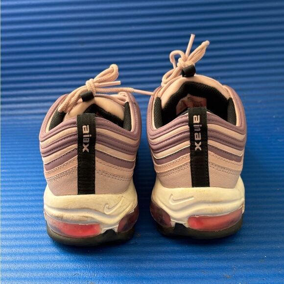 Nike Women's Athletic Shoes - Pink and Black - Picture 7 of 8